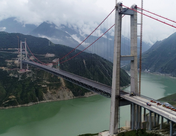 四川省雅安至康定高速公路詳細工程地質(zhì)勘察